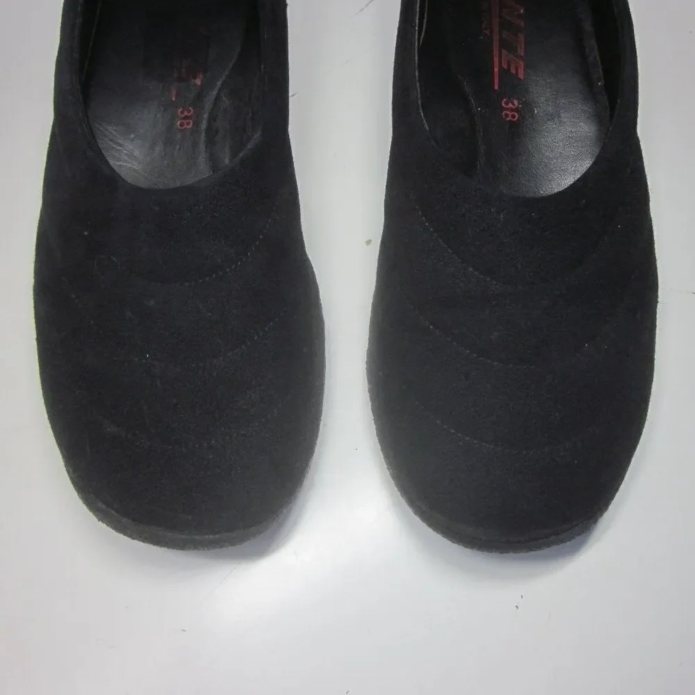 Zante Womens Size 7.5 / 38 EU Flats Black Suede Made in Italy Non-Slip Sole